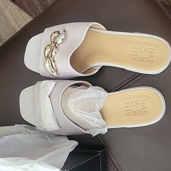 Naturalizer Slides - Picture 4 of 4